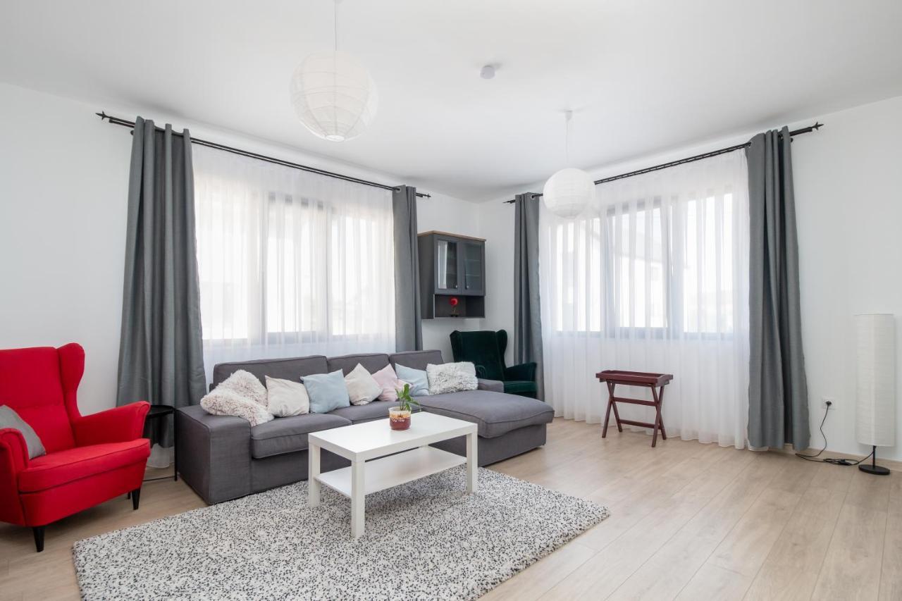 Zola Guest House Oradea Extérieur photo